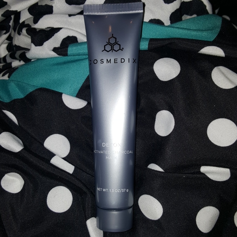 Cosmedix Charcoal Face Mask